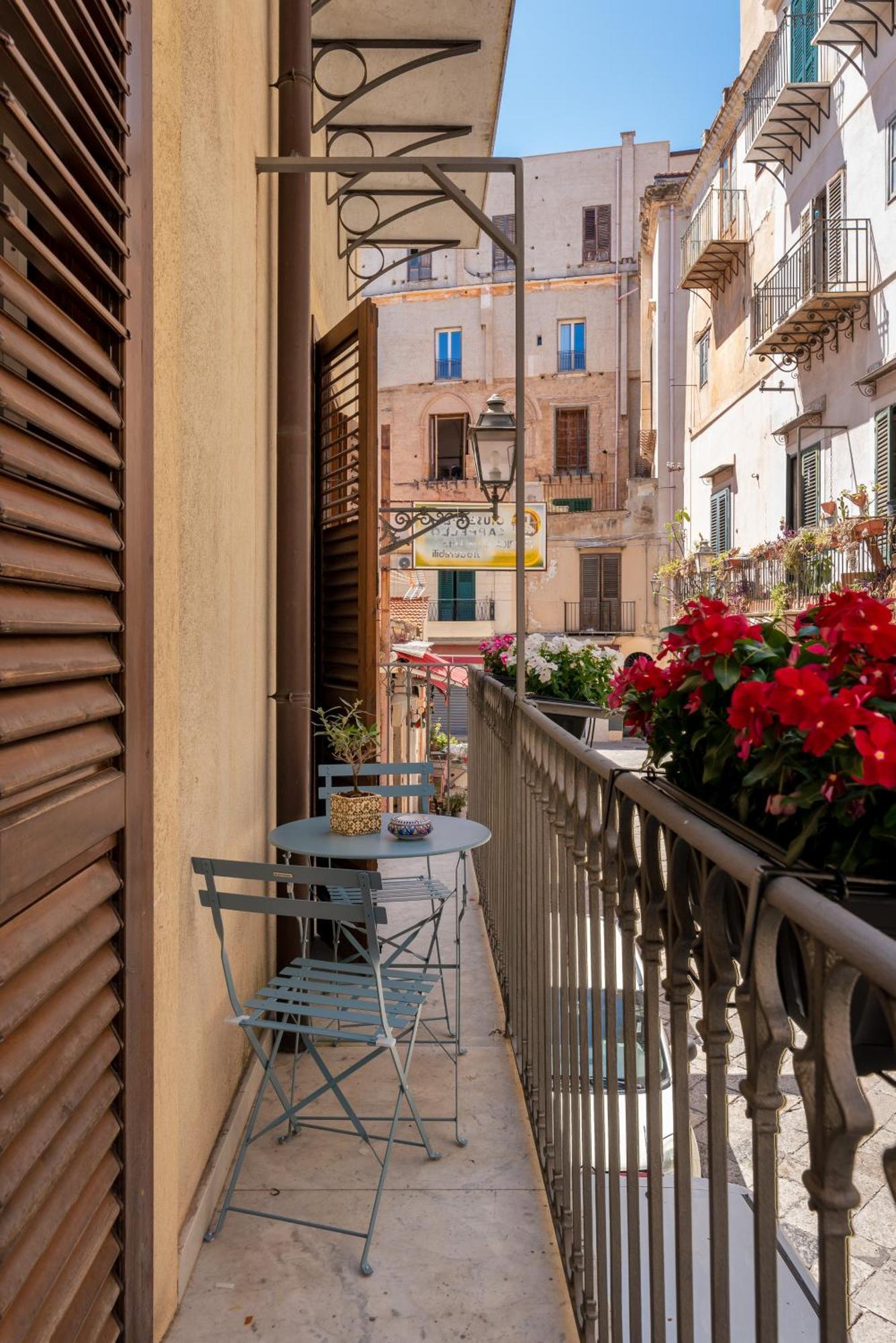 Le Porte Del Kassaro Palermo Exterior photo